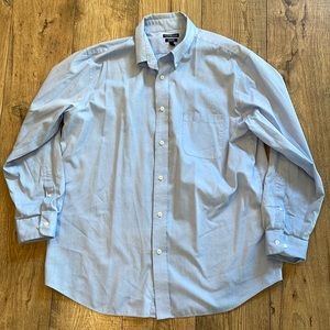 Croft & Barrow classic fit men’s blue button down. 17.5 34/35 fit.